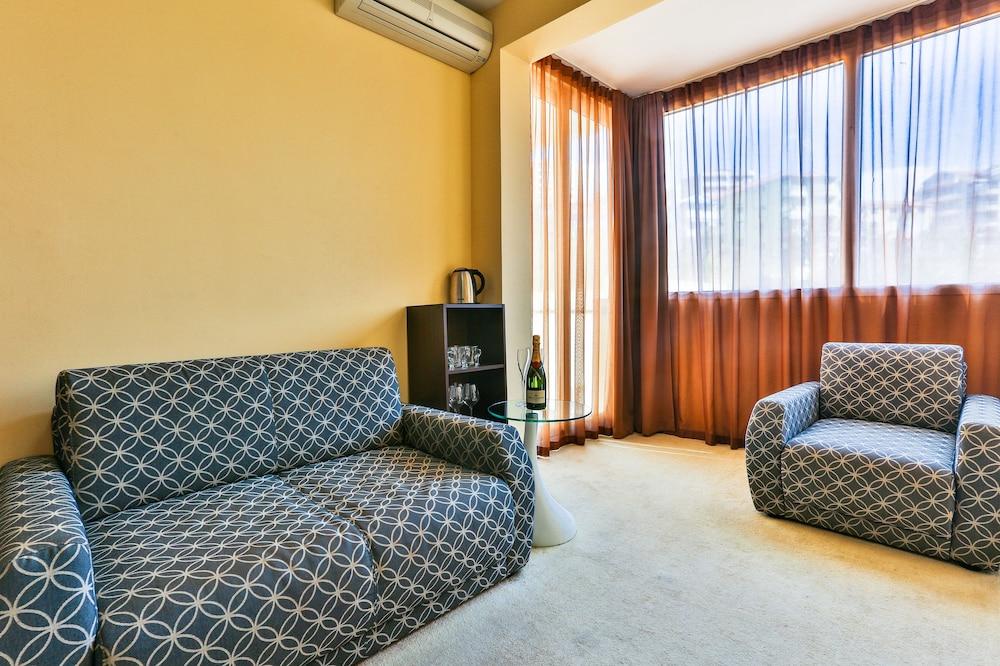 Hotell Premier 4*
