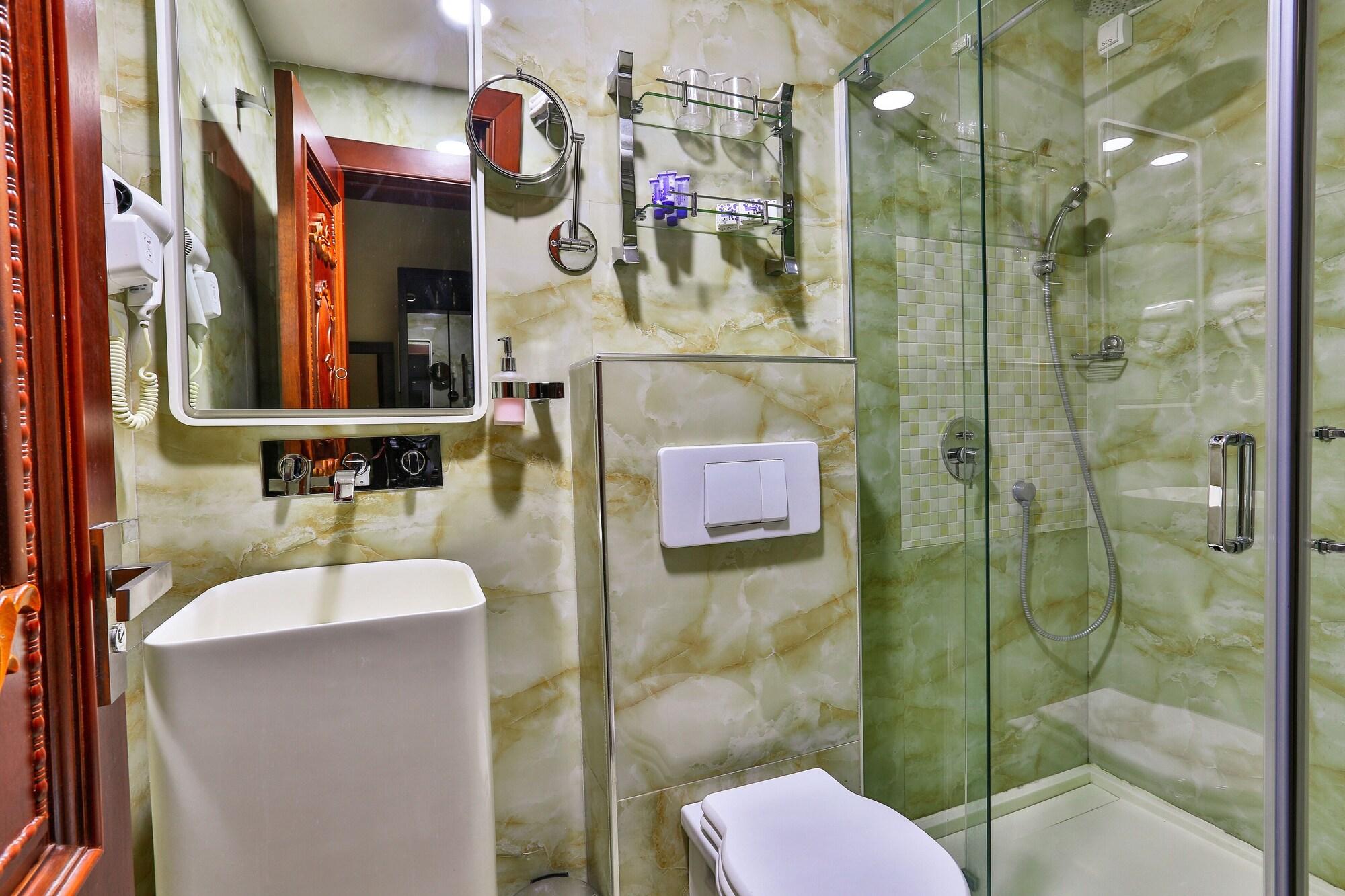 Premier Hotell 4*